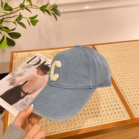 В комплекте с пылезащитным чехлом [CELINE] Джинсовая бейсболка ве