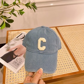 В комплекте с пылезащитным чехлом [CELINE] Джинсовая бейсболка ве