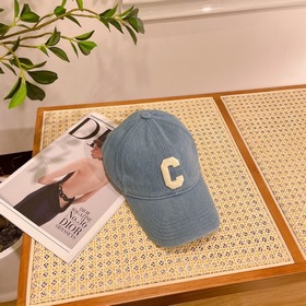 В комплекте с пылезащитным чехлом [CELINE] Джинсовая бейсболка ве
