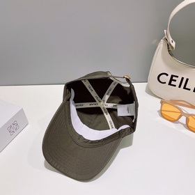 CELIN*·Селин ss Новая бейсболка с вышитым Триумфальным аркой. Фор