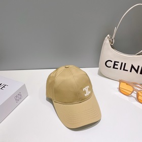 CELIN*·Селин ss Новая бейсболка с вышитым Триумфальным аркой. Фор