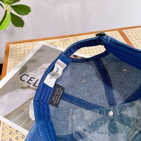 В комплекте с пылезащитным чехлом [CELINE] Джинсовая бейсболка ве