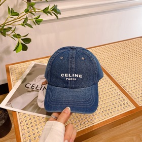 В комплекте с пылезащитным чехлом [CELINE] Джинсовая бейсболка ве