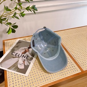 В комплекте с пылезащитным чехлом [CELINE] Джинсовая бейсболка ве