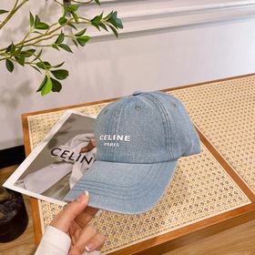 В комплекте с пылезащитным чехлом [CELINE] Джинсовая бейсболка ве