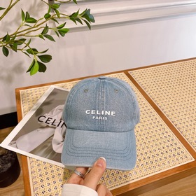 В комплекте с пылезащитным чехлом [CELINE] Джинсовая бейсболка ве