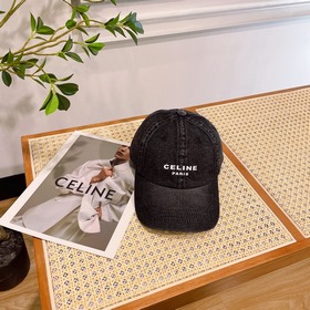 В комплекте с пылезащитным чехлом [CELINE] Джинсовая бейсболка ве