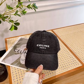 В комплекте с пылезащитным чехлом [CELINE] Джинсовая бейсболка ве
