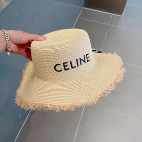 Новая модель шляпы Celine, закрывающая небольшой цилиндр, бежево-