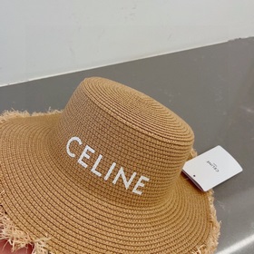 Новая модель шляпы Celine, закрывающая небольшой цилиндр, бежево-
