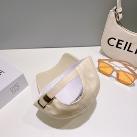 В комплекте с пылезащитным чехлом 【CELINE Новая модель бейсболки 