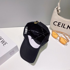 В комплекте с пылезащитным чехлом 【CELINE Новая модель бейсболки 