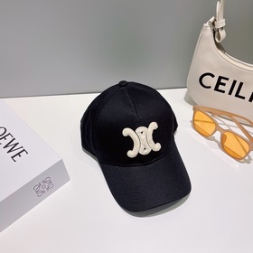 В комплекте с пылезащитным чехлом 【CELINE Новая модель бейсболки 