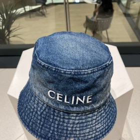 Новая модель в продаже — джинсовая кепка Celine. Она действительн