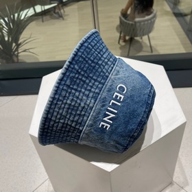 Новая модель в продаже — джинсовая кепка Celine. Она действительн