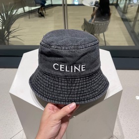 Новая модель в продаже — джинсовая кепка Celine. Она действительн