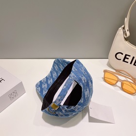 В комплекте с пылезащитным чехлом 【CELINE】 Джинсовая бейсболка ве