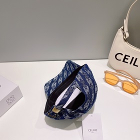 В комплекте с пылезащитным чехлом 【CELINE】 Джинсовая бейсболка ве