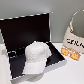CELIN*·Селин ss Новая бейсболка с вышитым Триумфальным аркой. Фор