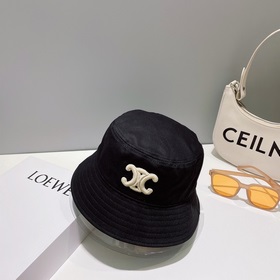 Celine - Рыбацкая кепка с вышитым логотипом в стиле ретро Классич