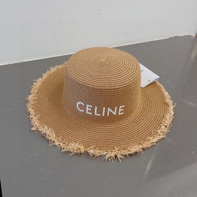 Новая модель шляпы Celine, закрывающая небольшой цилиндр, бежево-