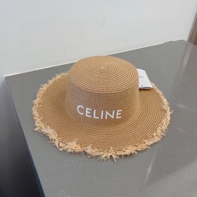 Новая модель шляпы Celine, закрывающая небольшой цилиндр, бежево-