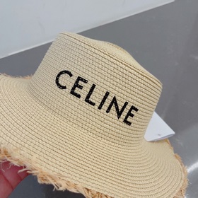Новая модель шляпы Celine, закрывающая небольшой цилиндр, бежево-
