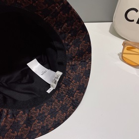 Новая модель рыбацкой кепки от CELINE Высококачественный материал