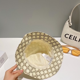 Новая модель рыбацкой кепки от CELINE Высококачественный материал