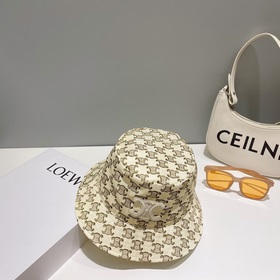 Новая модель рыбацкой кепки от CELINE Высококачественный материал