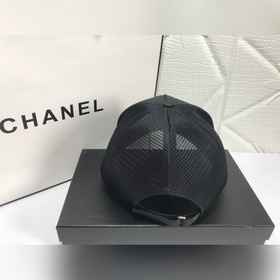 Новая модель от Chanel, классическая ткань с узором, в сочетании 