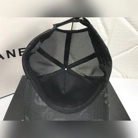Новая модель от Chanel, классическая ткань с узором, в сочетании 