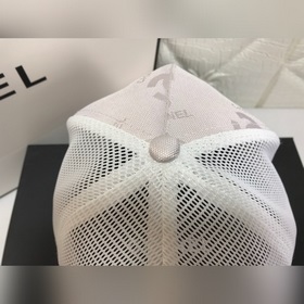 Новая модель от Chanel, классическая ткань с узором, в сочетании 