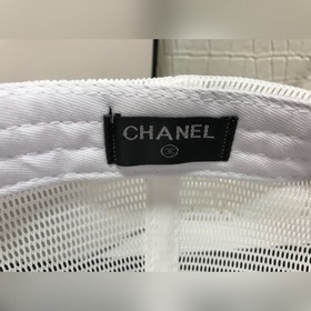 Новая модель от Chanel, классическая ткань с узором, в сочетании 