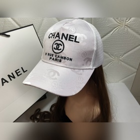 Новая модель от Chanel, классическая ткань с узором, в сочетании 