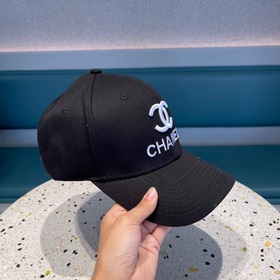 【CHANEL Шанель】 Новая вышитая бейсболка из фирменной коллекции, а