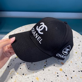 【CHANEL Шанель】 Новая вышитая бейсболка из фирменной коллекции, а