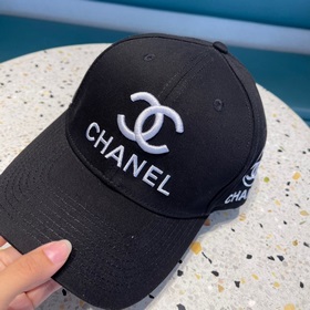 【CHANEL Шанель】 Новая вышитая бейсболка из фирменной коллекции, а