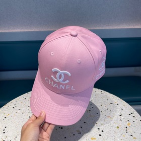 【CHANEL Шанель】 Новая вышитая бейсболка из фирменной коллекции, а