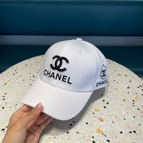 【CHANEL Шанель】 Новая вышитая бейсболка из фирменной коллекции, а
