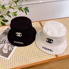 Оригинальная вышитая бейсболка Chanel, изготовленная по заказу в 