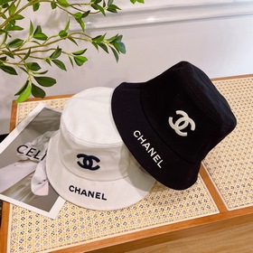 Оригинальная вышитая бейсболка Chanel, изготовленная по заказу в 