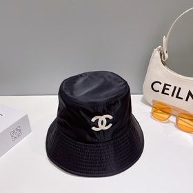 Рекомендуем приобрести эту модель. # CHANEL Chanel новый вышитый