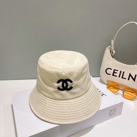 Рекомендуем приобрести эту модель. # CHANEL Chanel новый вышитый