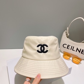 Рекомендуем приобрести эту модель. # CHANEL Chanel новый вышитый