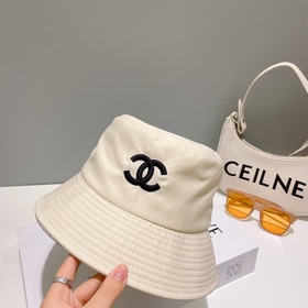 Рекомендуем приобрести эту модель. # CHANEL Chanel новый вышитый
