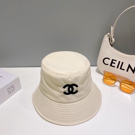 Рекомендуем приобрести эту модель. # CHANEL Chanel новый вышитый