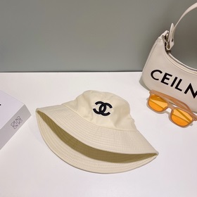 Рекомендуем приобрести эту модель. # CHANEL Chanel новый вышитый