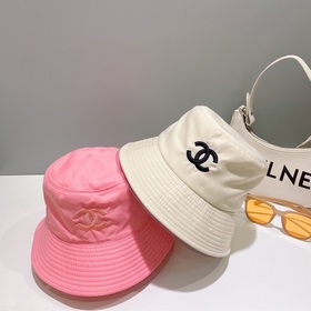 Рекомендуем приобрести эту модель. # CHANEL Chanel новый вышитый
