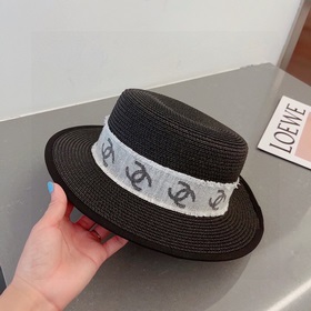 Шляпа Chanel с плоской тульей, обхват головы 57 см